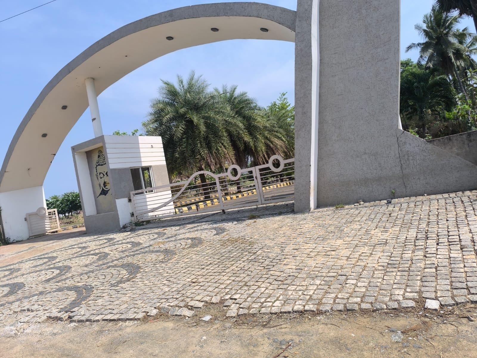 residential vuda approved plots sale in sukshetra layout kapuluppada- boyapalem 100 feet road- near villasam